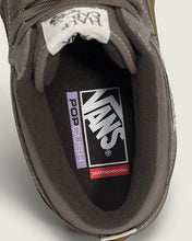 Load image into Gallery viewer, Vans Skate Half Cab Shoes-Walnut/Gum