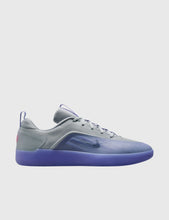 Load image into Gallery viewer, Nike SB Nyjah 4-Light Thistle/Black
