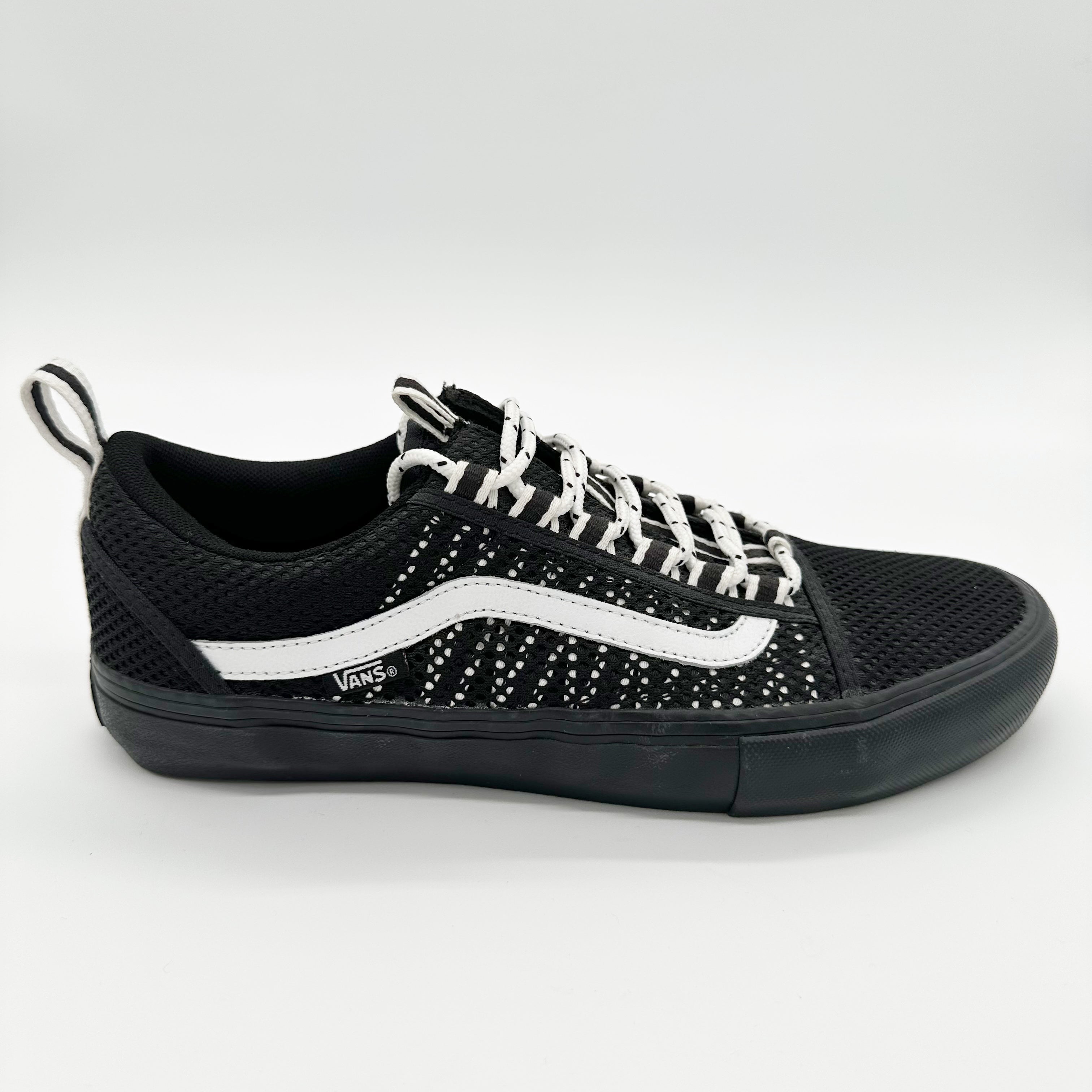 Black and fashion white vans tennis shoes