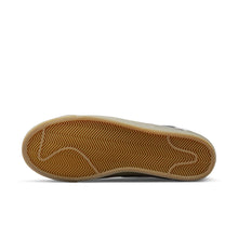 Load image into Gallery viewer, Nike SB Zoom Blazer Low Pro GT-Black/White/Gum
