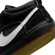Load image into Gallery viewer, Nike SB - React Leo
