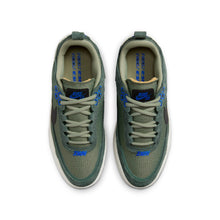 Load image into Gallery viewer, Nike SB Big Kids&#39; Day One Shoes (GS)-Vintage Green
