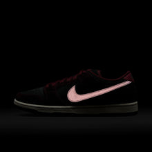 Load image into Gallery viewer, Nike SB Dunk Low QS Shoes - Riot Skateshop - Mahogany/Dark Beetroot
