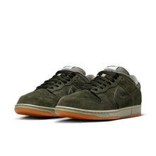 Load image into Gallery viewer, Nike SB Dunk Low Pro B-Sequoia/Light Army
