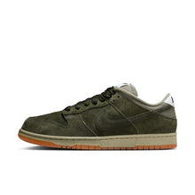 Load image into Gallery viewer, Nike SB Dunk Low Pro B-Sequoia/Light Army
