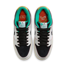 Load image into Gallery viewer, Nike SB Dunk Low Pro QS-CSEF-White Clear Emerald

