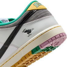 Load image into Gallery viewer, Nike SB Dunk Low Pro QS-CSEF-White Clear Emerald
