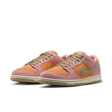 Load image into Gallery viewer, Nike SB Dunk Low Pro-Red Stardust/Monarch
