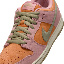 Load image into Gallery viewer, Nike SB Dunk Low Pro-Red Stardust/Monarch
