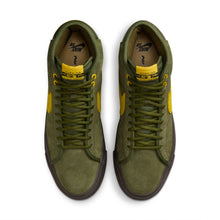 Load image into Gallery viewer, Nike SB Zoom Blazer Mid x Antihero-Rough Green/Amarillo
