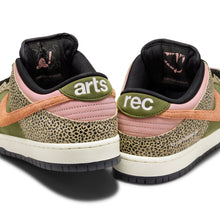 Load image into Gallery viewer, Nike SB Dunk Low Pro QS- Arts-Rec
