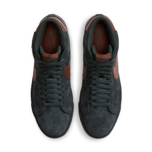 Load image into Gallery viewer, Nike SB Zoom Blazer Mid-Black Spruce/Corduroy Brown
