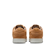 Load image into Gallery viewer, Nike SB x NOTE Manchester Dunk Low Pro "Brew &amp; Biscuits"
