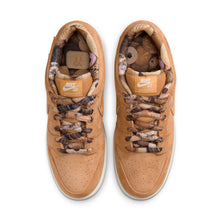 Load image into Gallery viewer, Nike SB x NOTE Manchester Dunk Low Pro "Brew &amp; Biscuits"
