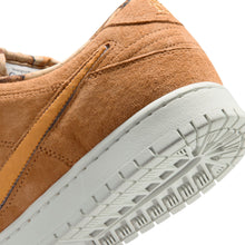 Load image into Gallery viewer, Nike SB x NOTE Manchester Dunk Low Pro "Brew &amp; Biscuits"
