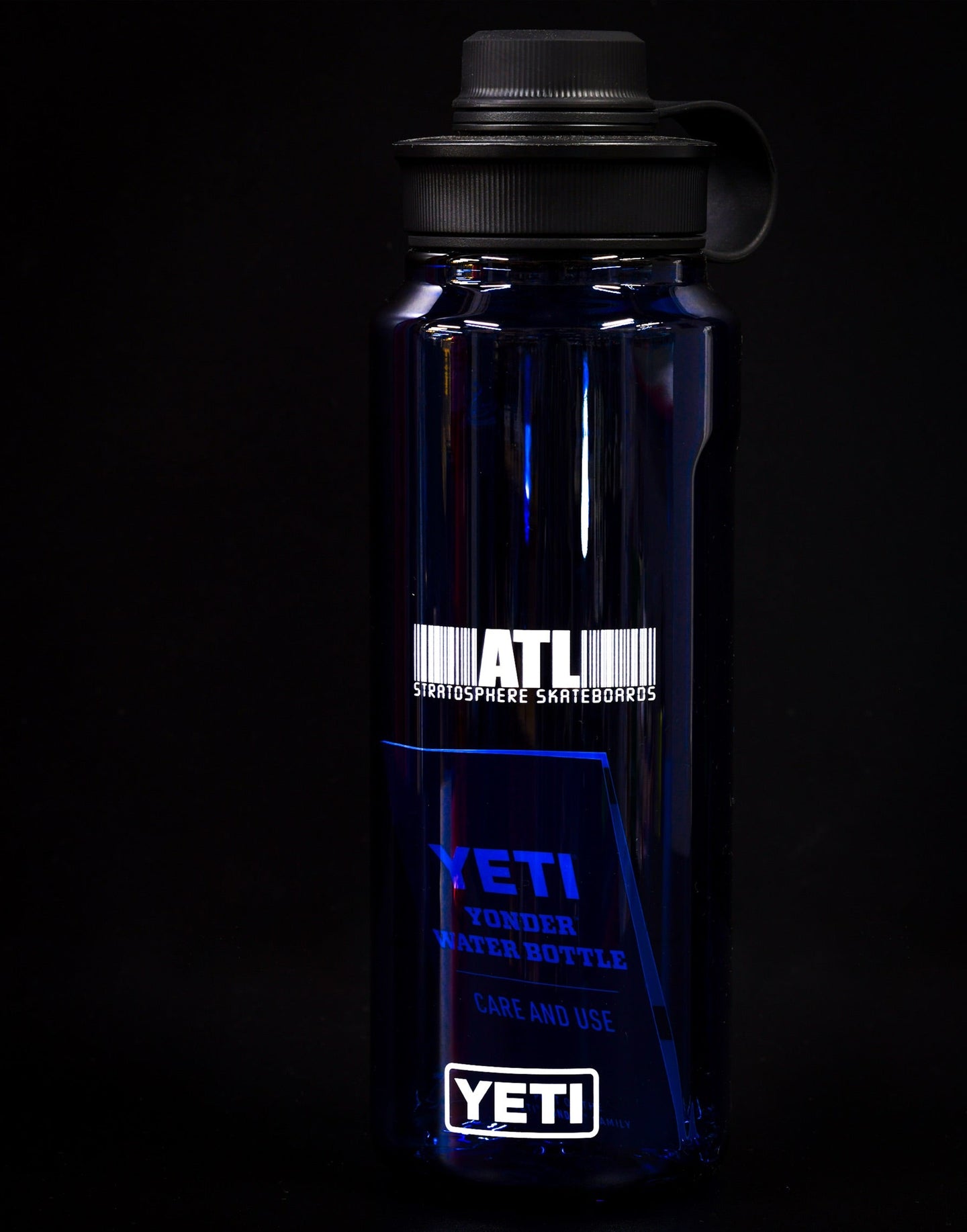 YETI Yonder 1L Water Bottle w/ Tether Cap-Stratosphere Barcode-Navy Blue