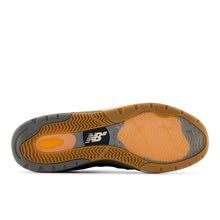 Load image into Gallery viewer, New Balance Numeric 933 Andrew Reynolds- Black/Olive Green
